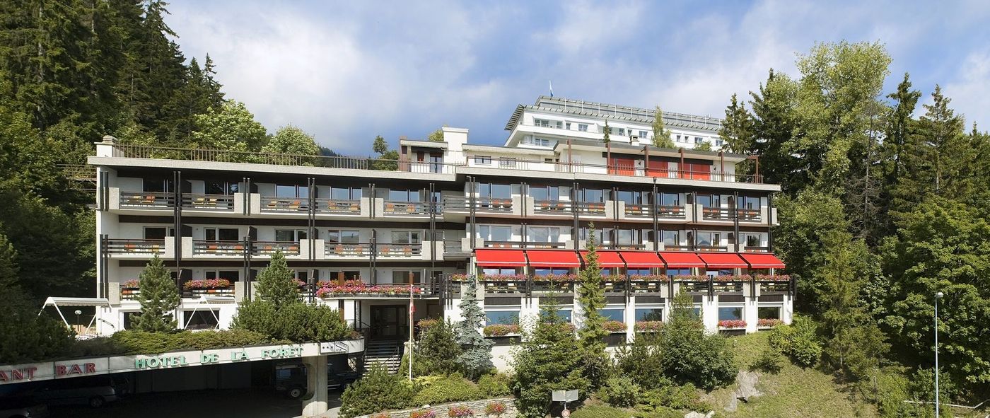 Hôtel de la Forêt*** — Group house mit 131 beds in Crans-Montana, Valais