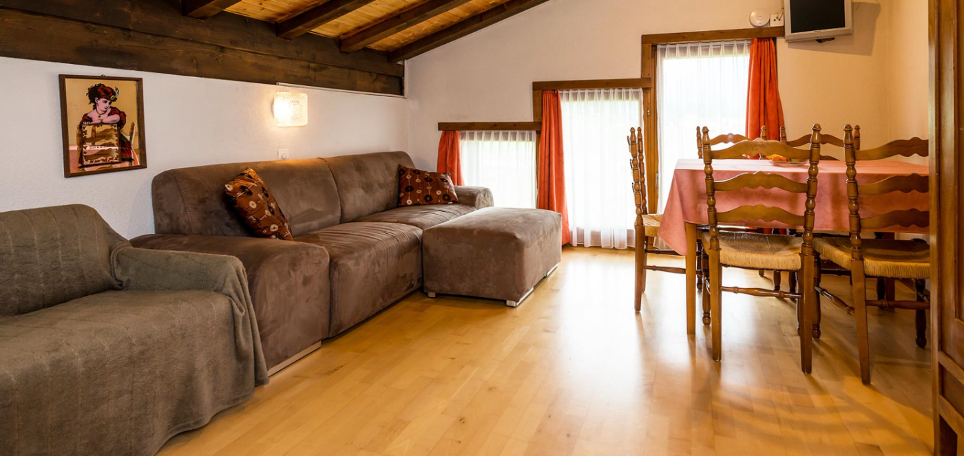 Dreizimmer Dachwohnung - Apartment Atlas — Holiday apartment mit 5 beds in Saas-Grund, Valais