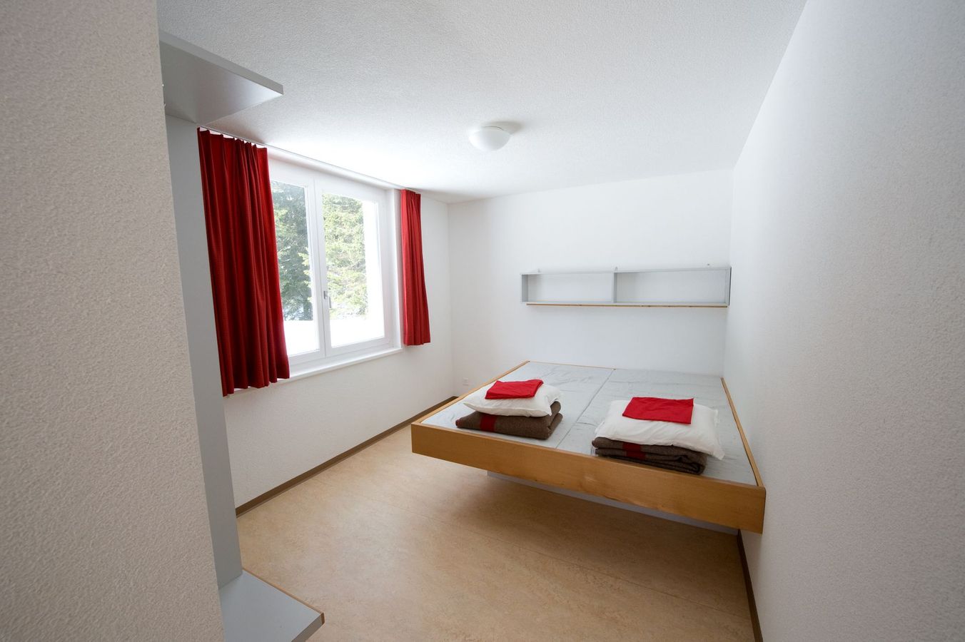 Clubhaus Türkenbund und Rittersporn – Bild