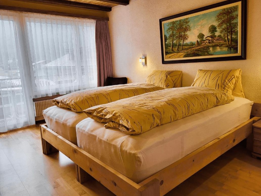 Vierzimmerwohnung - Apartment Atlas — Holiday apartment mit 7 beds in Saas-Grund, Valais