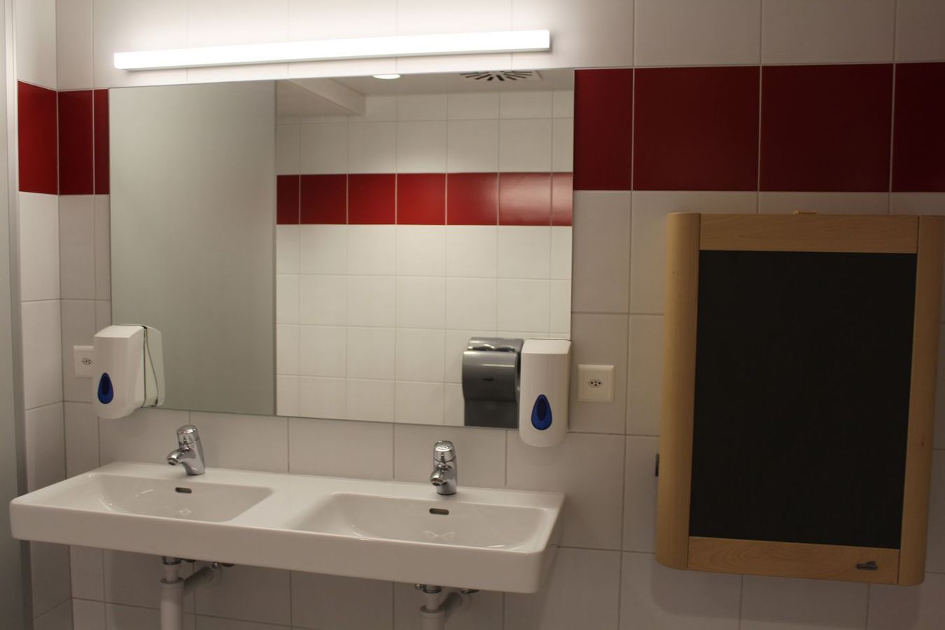 Le Camp/Bâtiment principal – Bild