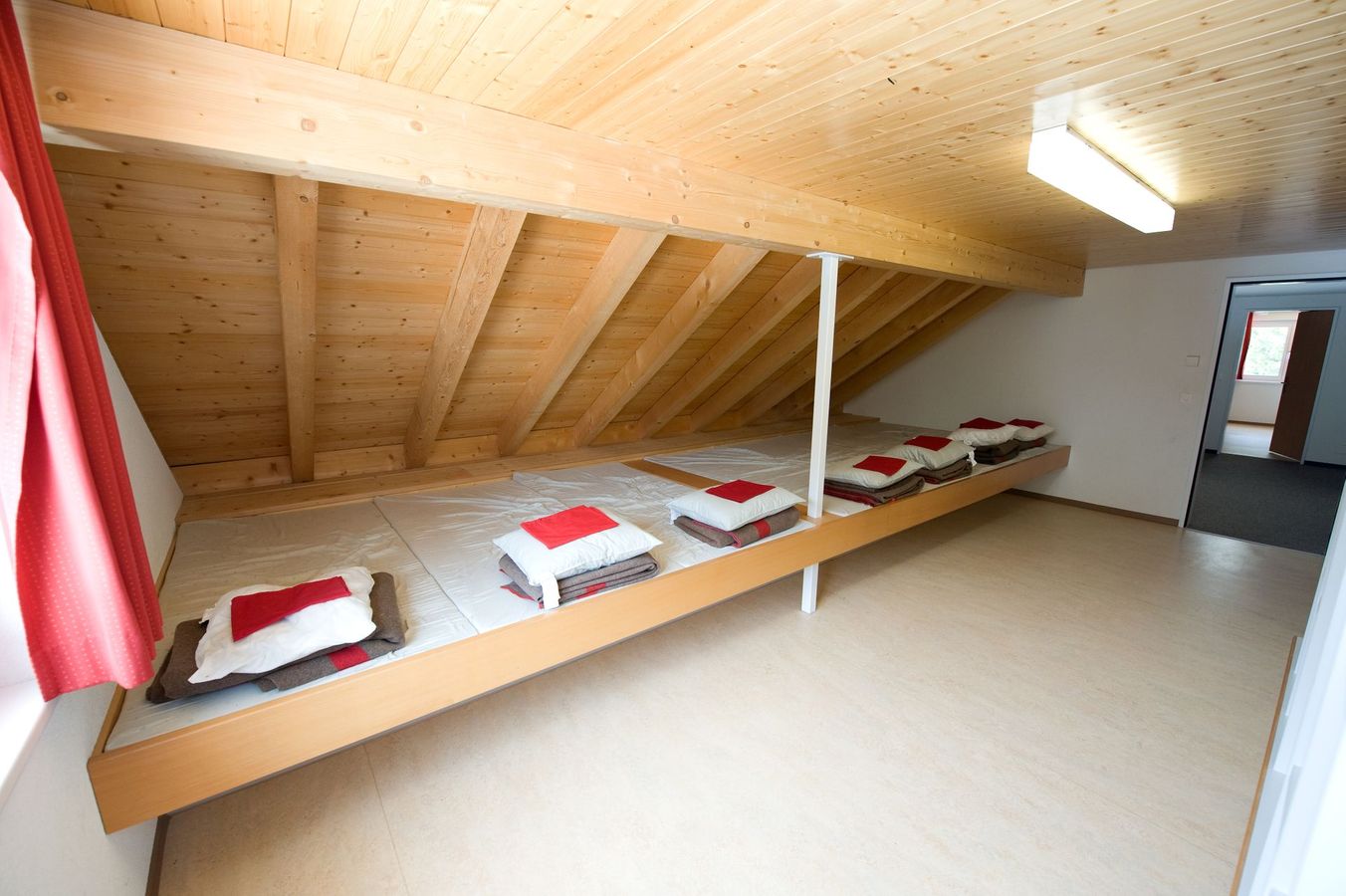 Clubhaus Türkenbund und Rittersporn – Bild